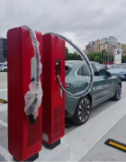 华为自研600kW电动车超充桩曝光