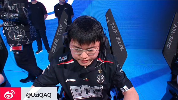 《英雄联盟》传奇选手Uzi迎来加盟EDG后首秀：对阵IG万众瞩目