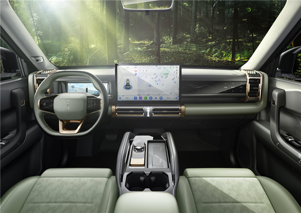 奇瑞iCAR 03实车亮相：车名像苹果、车身像悍马