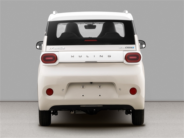 全新五菱宏光MINI EV现身：车身加长 动力大增50%