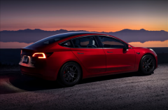 特斯拉Model 3高速“跑趴窝”能