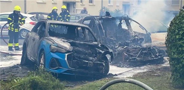 Model X出租车停车位上爆炸起火 车主：特斯拉不在意