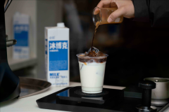 一杯啤酒几百块 是智商税吗？