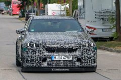 2025 款宝马 M5 Touring 汽车路测照