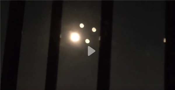太阳系第12颗天体靠近地球？地网友拍到两个月亮挂在天空