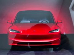 新款特斯拉Model 3官图泄露：白